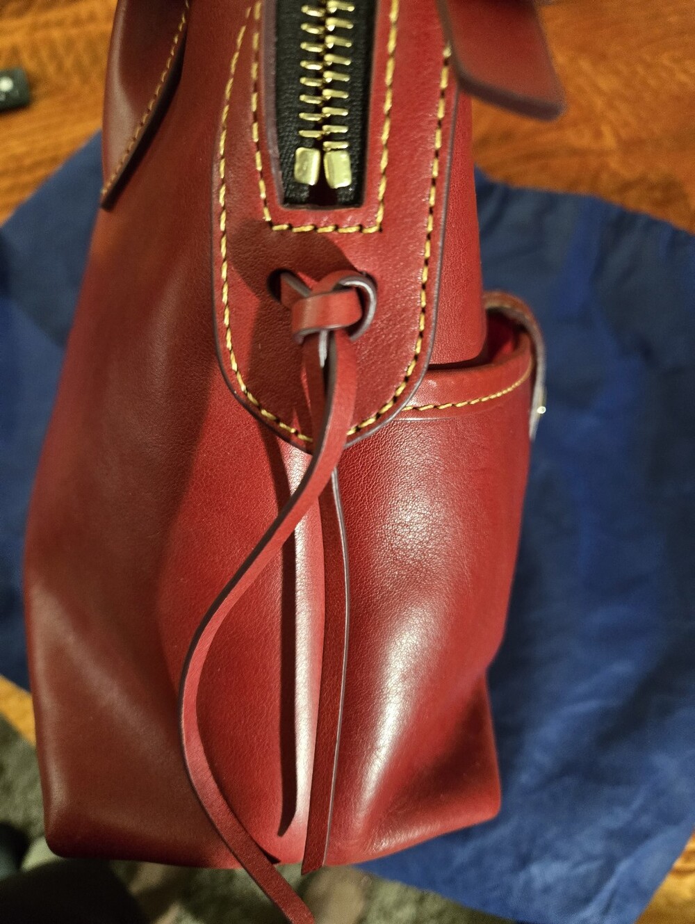 :Dooney & Bourke Florentine Leather Satchel Red Large 14" Dust Bag & Coin Pouch - Picture 5 of 12